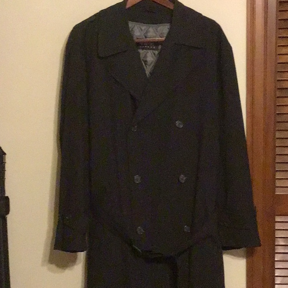 Vintage Men’s Black Trench Coat WORN ONCE Excellent condition